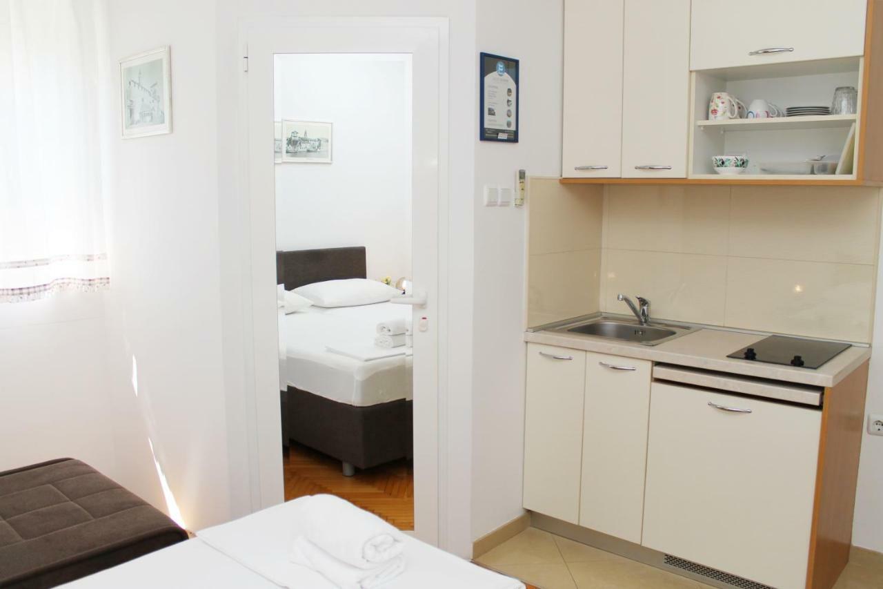 Mito Rooms And Apartments Trogir Exterior photo