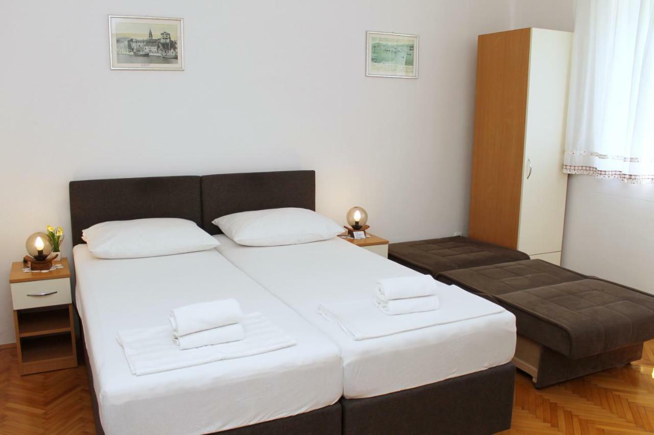 Mito Rooms And Apartments Trogir Exterior photo