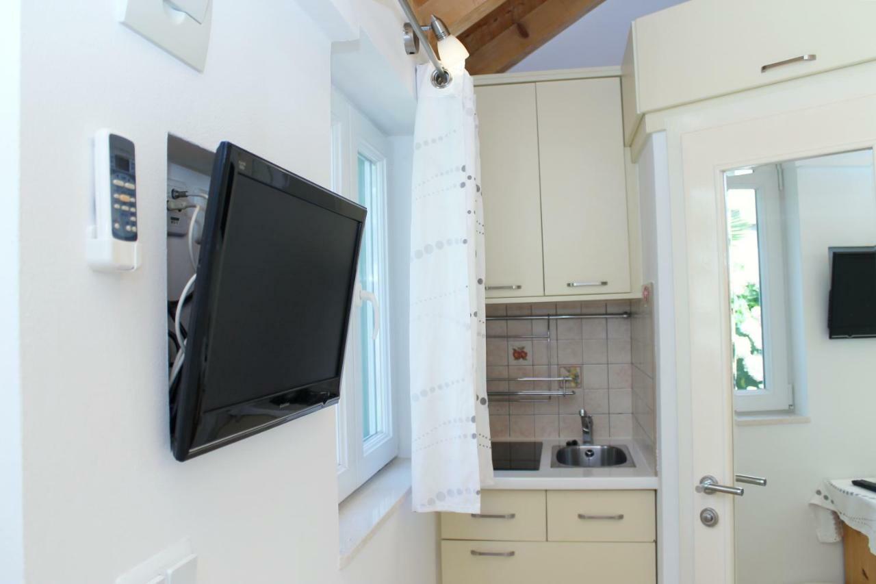 Mito Rooms And Apartments Trogir Exterior photo