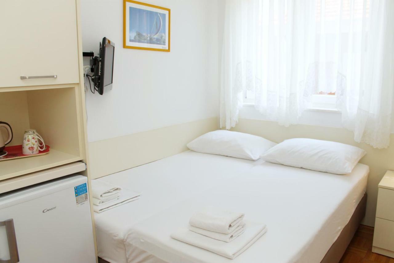 Mito Rooms And Apartments Trogir Exterior photo