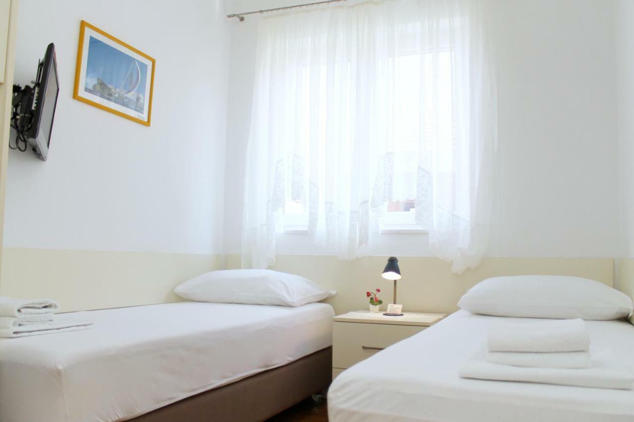 Mito Rooms And Apartments Trogir Exterior photo
