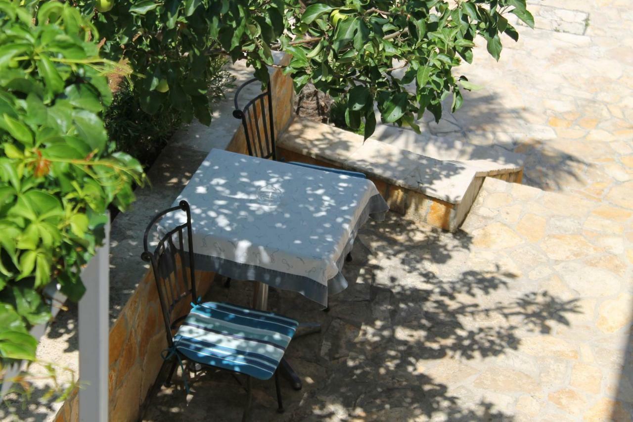 Mito Rooms And Apartments Trogir Exterior photo
