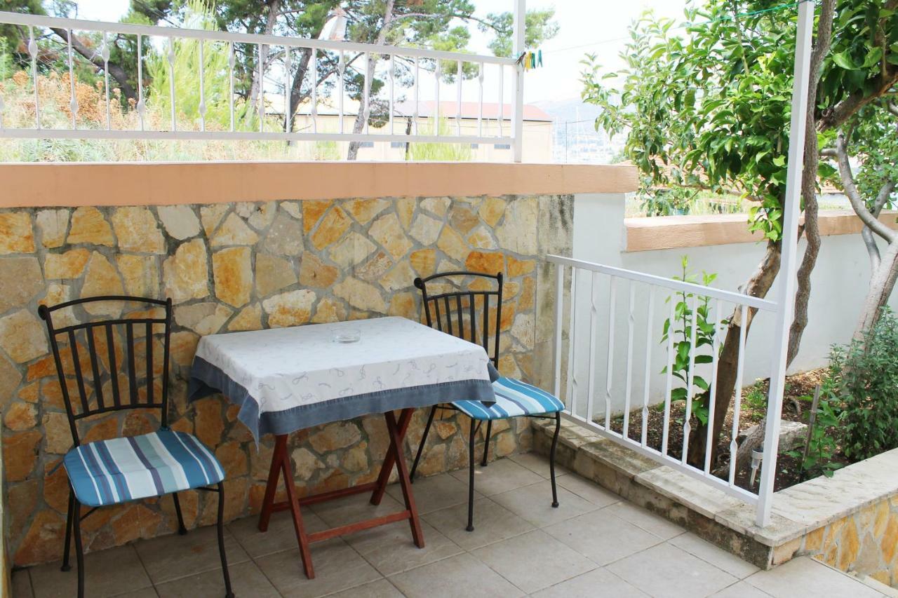 Mito Rooms And Apartments Trogir Exterior photo