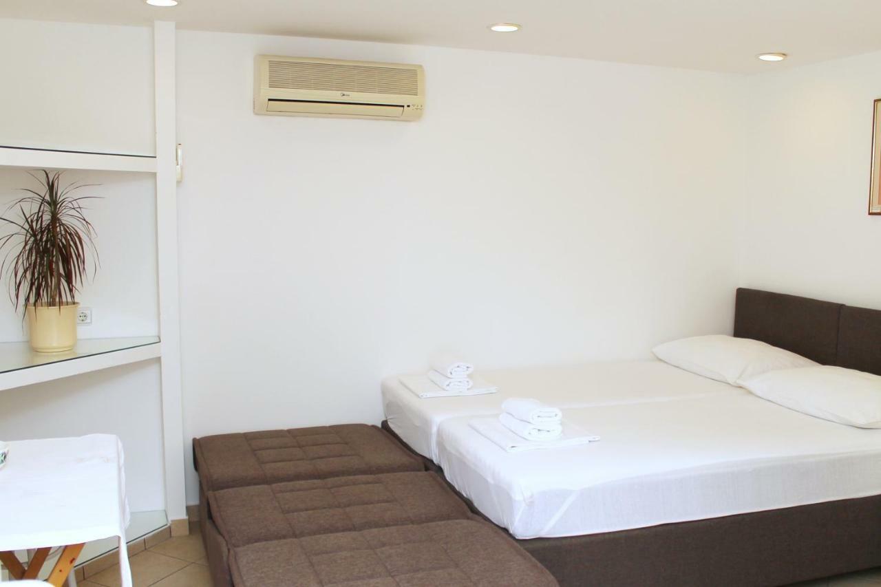 Mito Rooms And Apartments Trogir Exterior photo